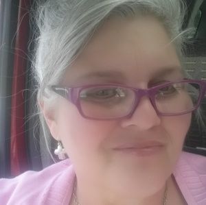 Meet your Posher, Lisa Charles